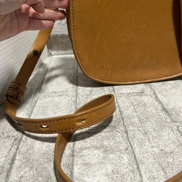 LL BEAN  Tan Leather SADDLE BAG SHOULDER CROSSBODY Vintage - Picture 3 of 9